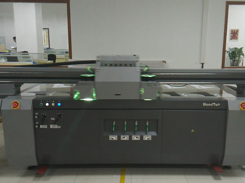 uv平板萬(wàn)能打印機(jī)