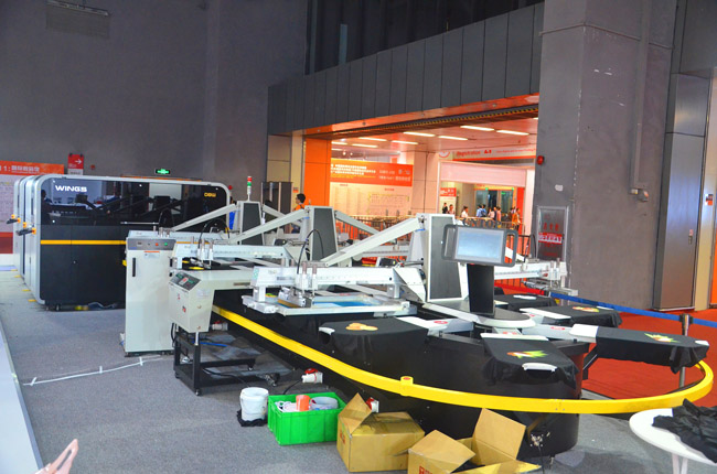 誠拓全自動雙數(shù)碼印花機(jī)